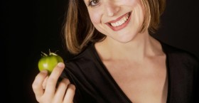 Marie Vermeulin © Olivier Lalane portrait de face tomate verte - BD